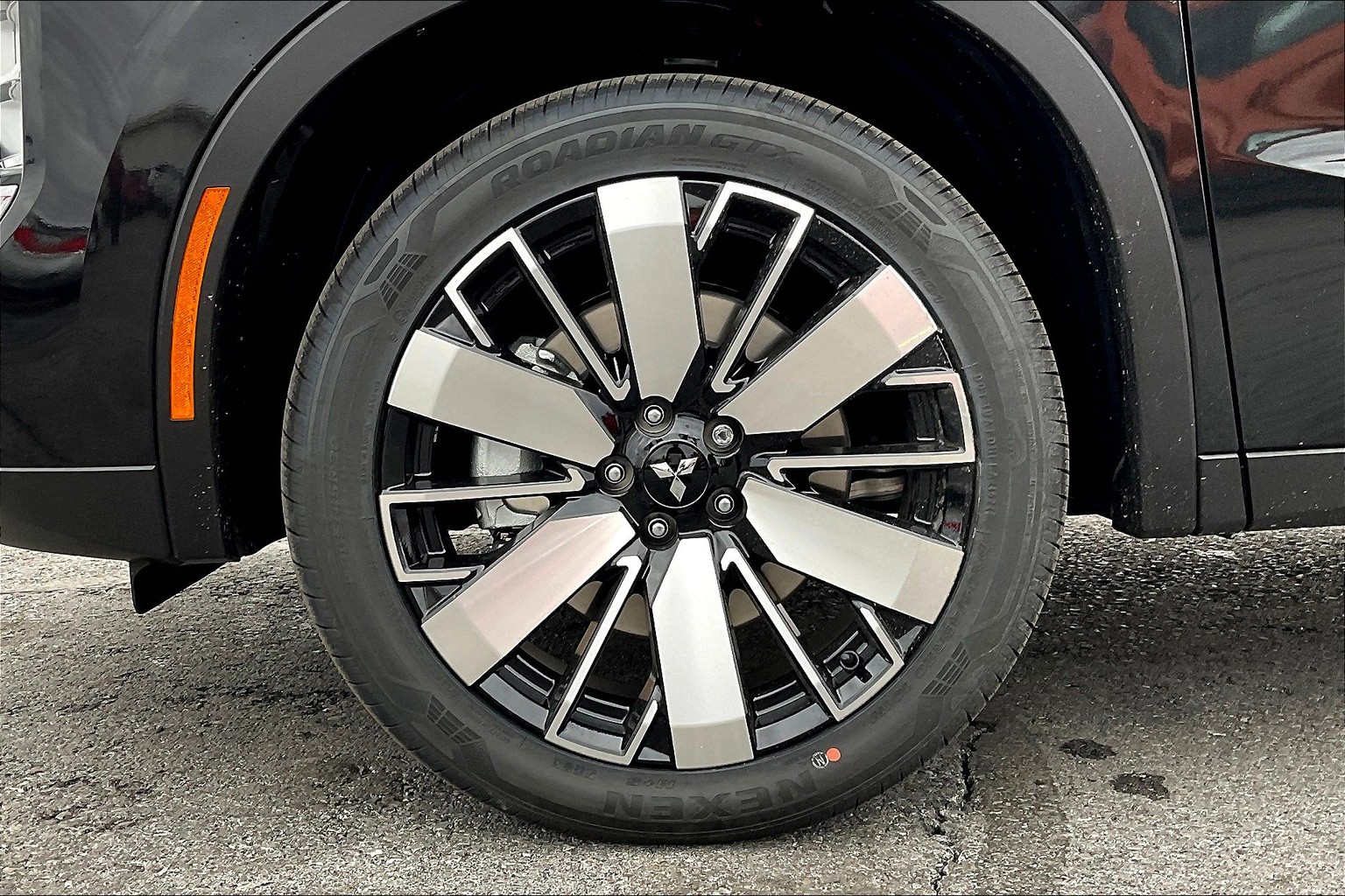 2025 Mitsubishi Outlander PHEV SE Clarksburg WV | Crown